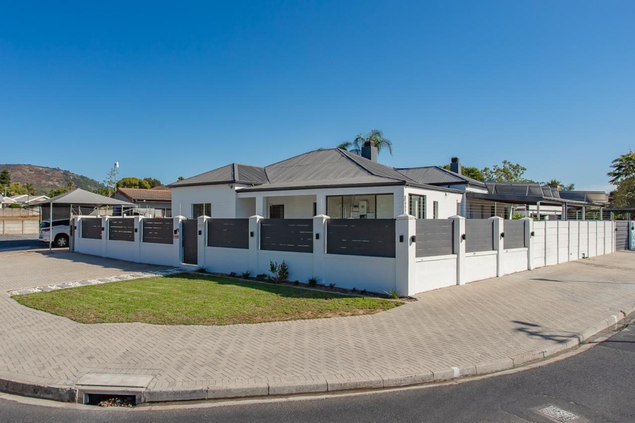 4 Bedroom Property for Sale in Paarl North Western Cape